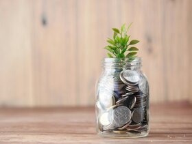 Glas mit Kleingeld Glas mit Kleingeld