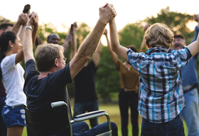 Menschen in aktiver Runde