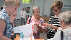 Frauen lesen Programme
