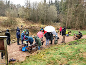 Menschen am Waldteich Buxtehude