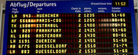 Anzeigetafel im Flughafen
