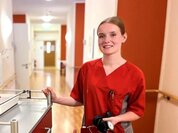 Michelle hat sich für die im Jahr 2020 reformierte Ausbildung zur Pflegefachkraft entschieden, um in der Pflege zu arbeiten. © Jörg Ciszewski